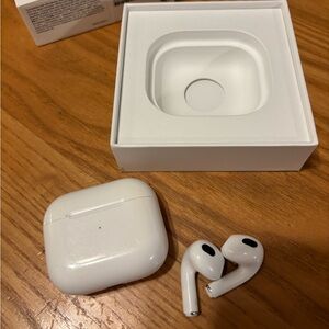 Apple AirPods 3rd generation- used but great condition